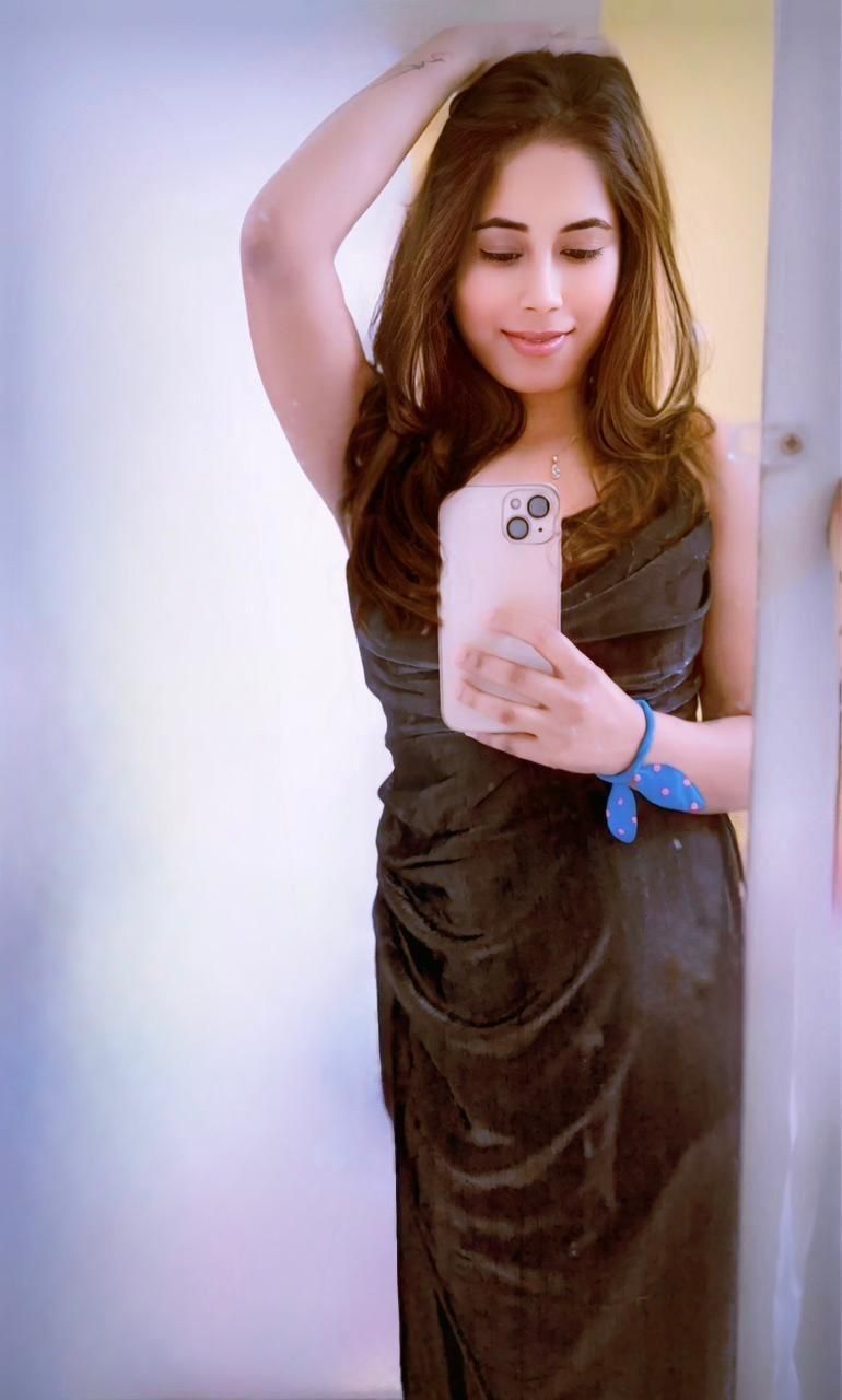 Unlimited Enjoy With Naughty Slim Model Mahi Singh Call Now