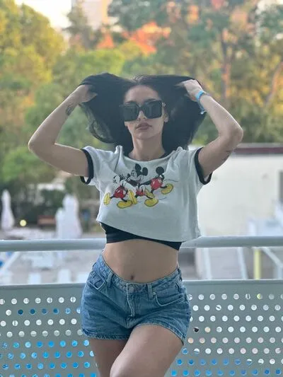 Want to meeting with female and house wife and girls