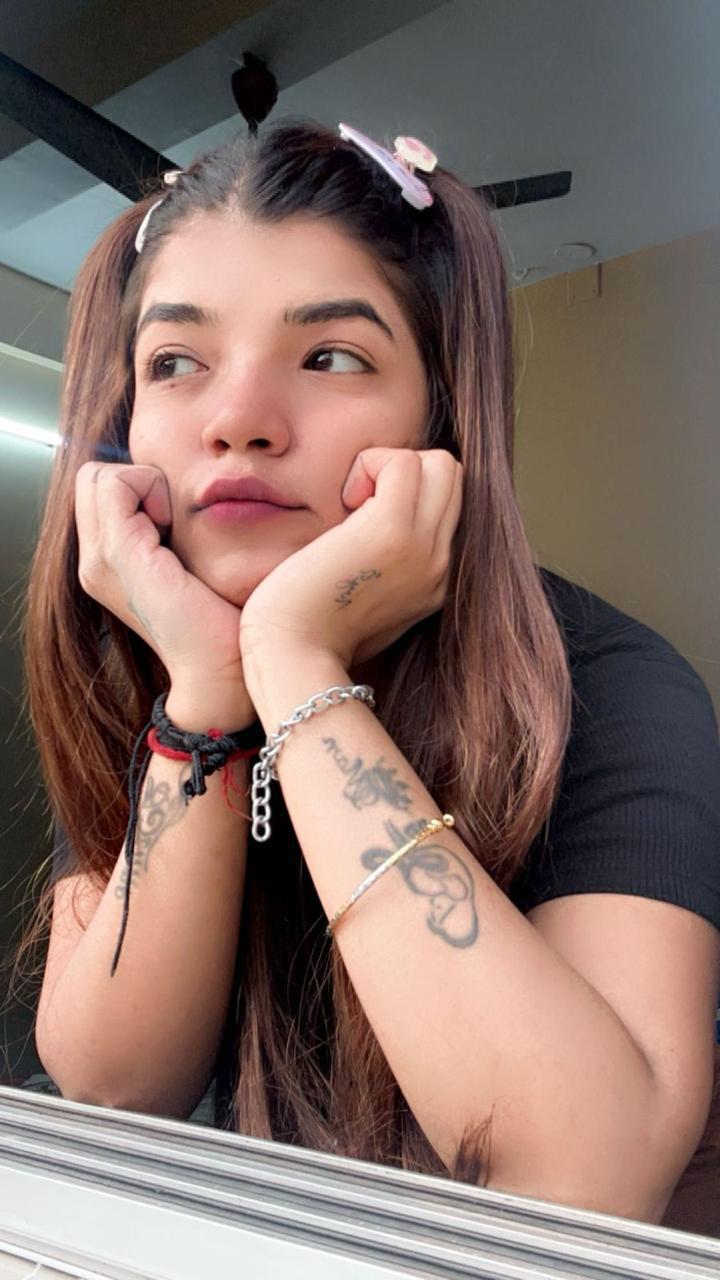 SLIM FIT FIGURE HOT PINK PUSSY COLLAGE GIRL STAFF in Hyderabad