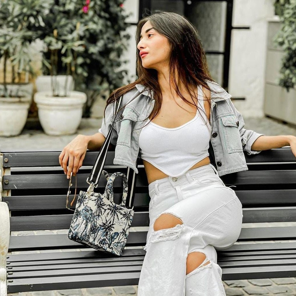 Top class Call girls in Hyderabad with Cash Payment facility