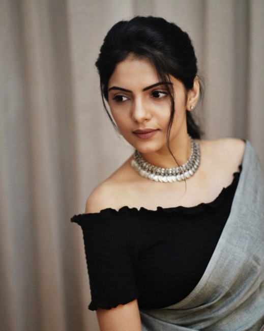 Meet Verified Call Girls Service in Chennai with Real Photos